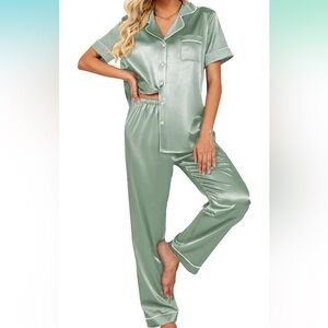 NWOT Satin Sleepwear Set in Green